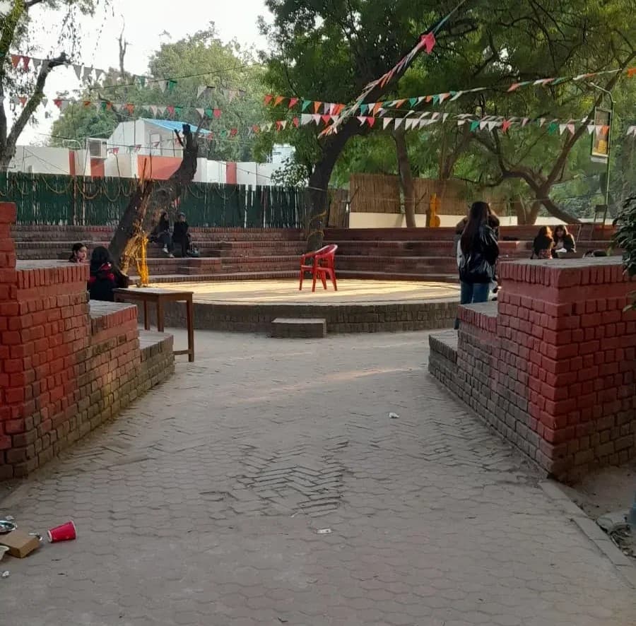 Kamala Nehru College Academic Building photo 23